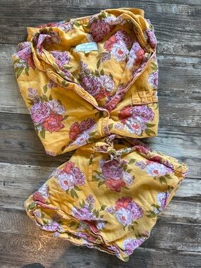 Crafted by MAHOGANY Yellow Floral Two Piece Lounge Set pajamas Boho Western L